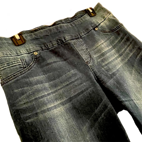 Peck & Peck Curve Perfect Pull-on Stretch Denim Jeans Perfect Condition NWOT - Picture 2 of 12
